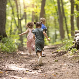 curious-kids-participating-treasure-hunt (1)